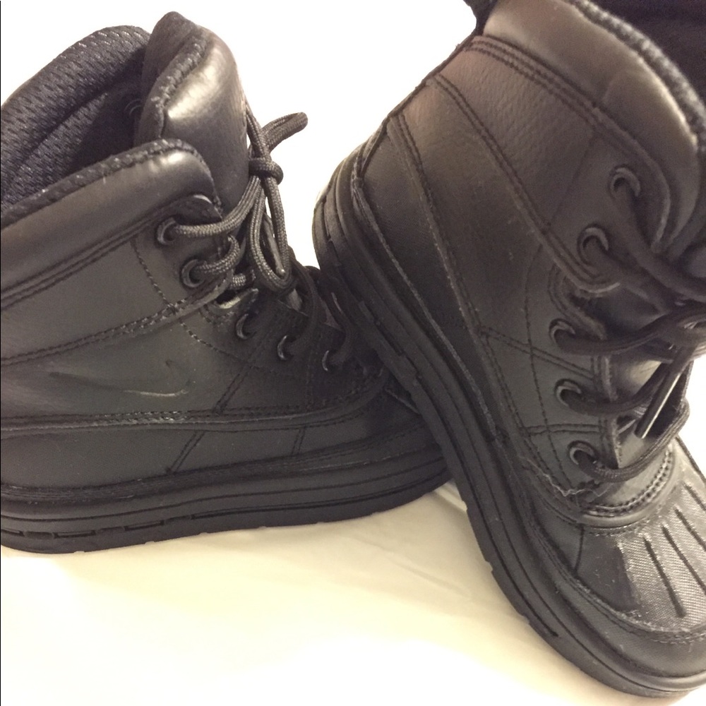 Black Nike ACG boots